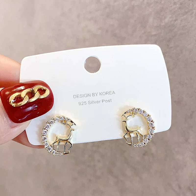 New Creative Christmas Ornaments Stylish Christmas Elk Crystal Deer Stud Earrings Women Fashion Jewelry Gift Christmas Ornaments